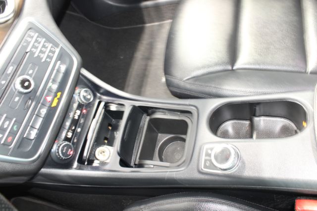2015 Mercedes-Benz CLA 250 Base