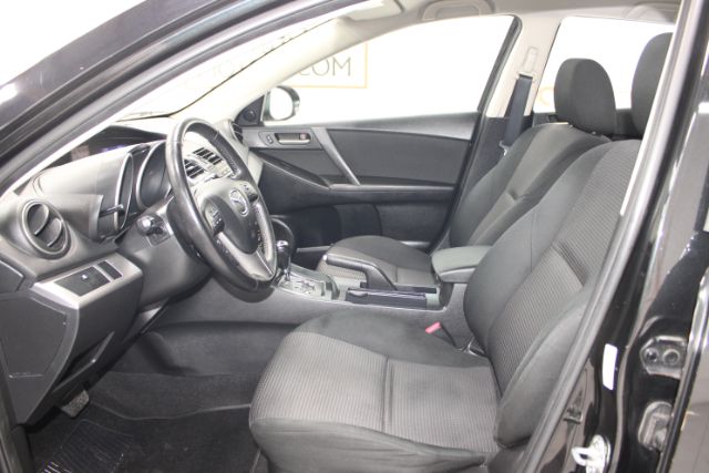2013 Mazda MAZDA3 i Touring AT 5-Door