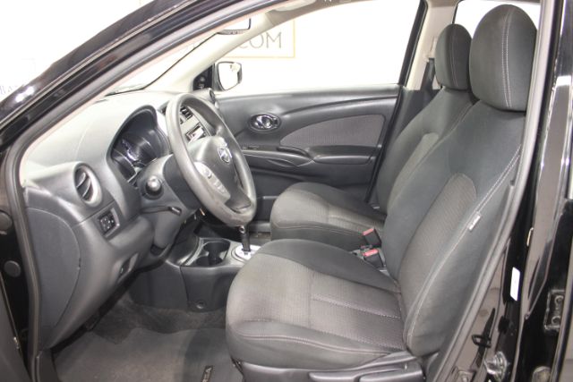 2016 Nissan Versa 1.6 SV Sedan