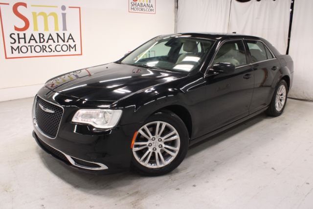 2017 Chrysler 300 Limited