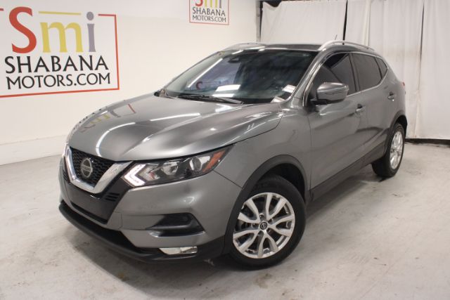 2021 Nissan Rogue Sport SV's photo