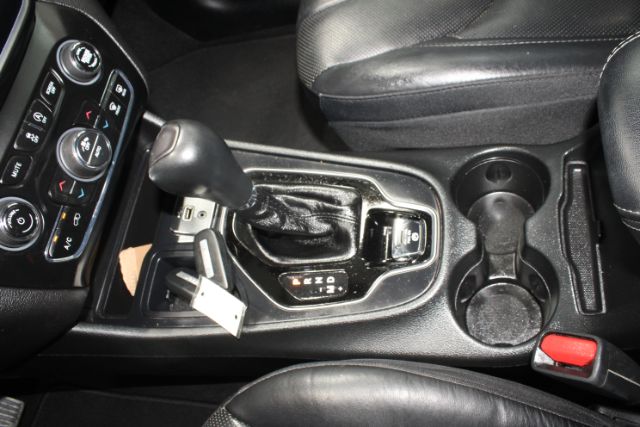 2019 Jeep Cherokee Limited FWD