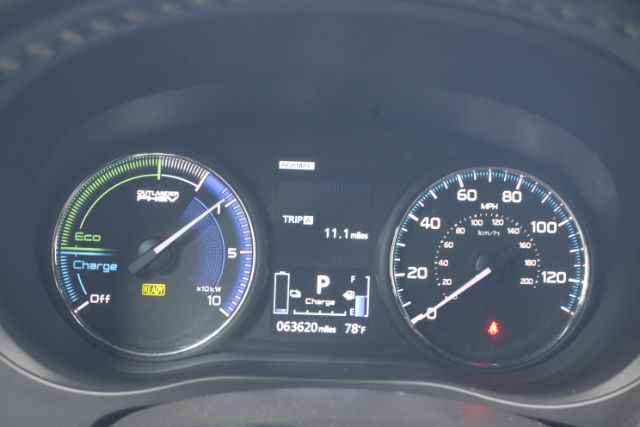 2022 Mitsubishi Outlander PHEV SEL S-AWC | LE S-AWC | GT S-AWC