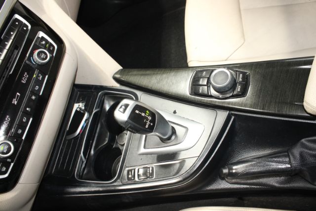 2018 BMW 320i base