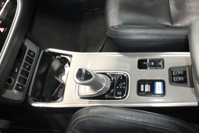 2022 Mitsubishi Outlander PHEV SEL S-AWC | LE S-AWC | GT S-AWC