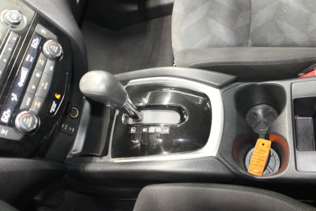 2016 Nissan Rogue SV 2WD