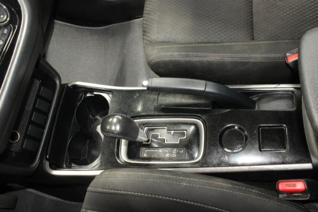 2017 Mitsubishi Outlander ES