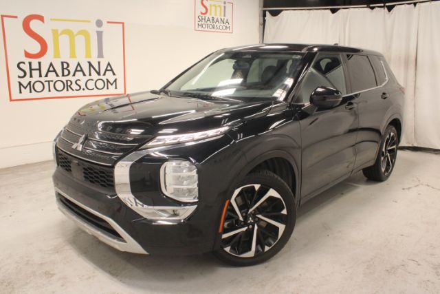 2022 Mitsubishi Outlander Base